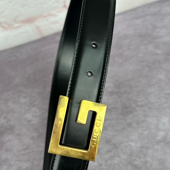 Gucci Vintage G Black Shiny Leather Goldtone Belt 037-0124 75/30. It is 100% aut - Picture 7 of 12